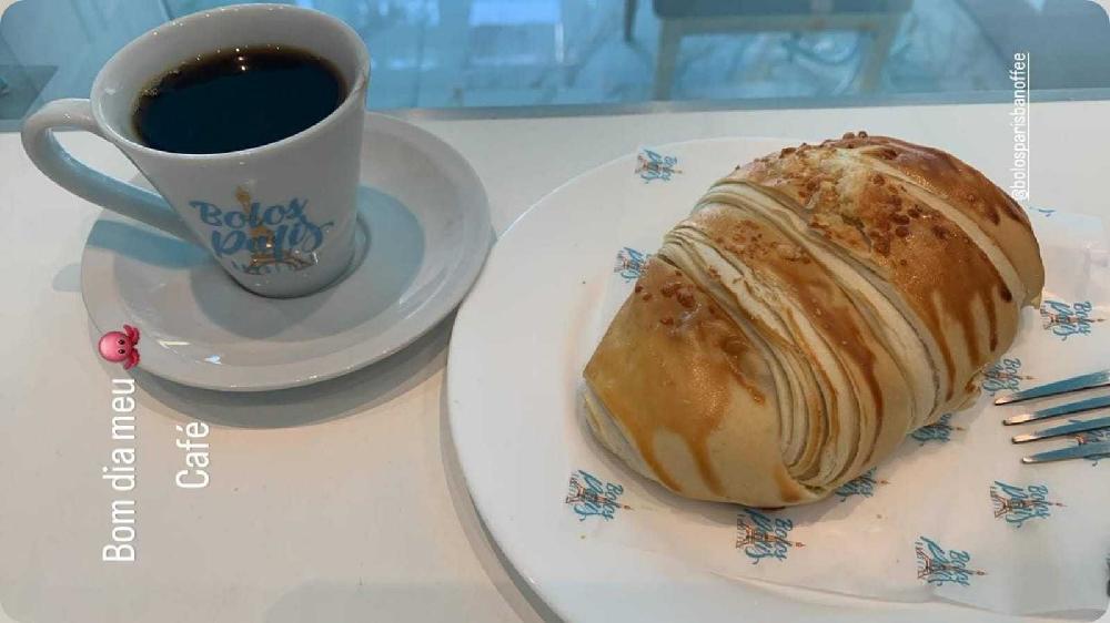 CROISSANT---CALABRESA---4-QUEIJO---FRANGO-COM-REQUEIJAO-