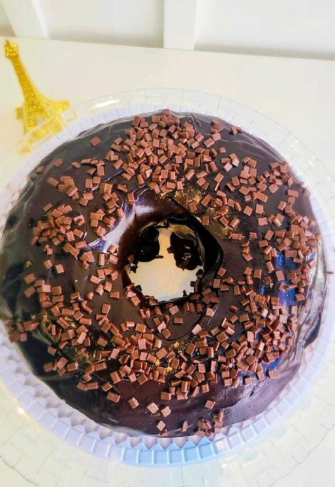 BOLO-DE-CHOCOLATE-COM-COBERTURA-CHOCOLATE