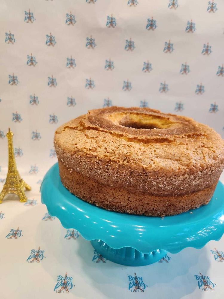 BOLO-DE-IOGURTE-COM-FRUTAS-VERMELHAS